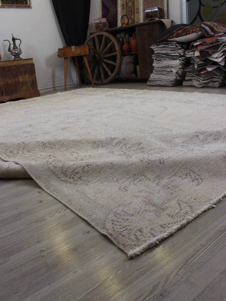 Handmade Wool Rug, detail view 4, vintage rug, SKU 10560