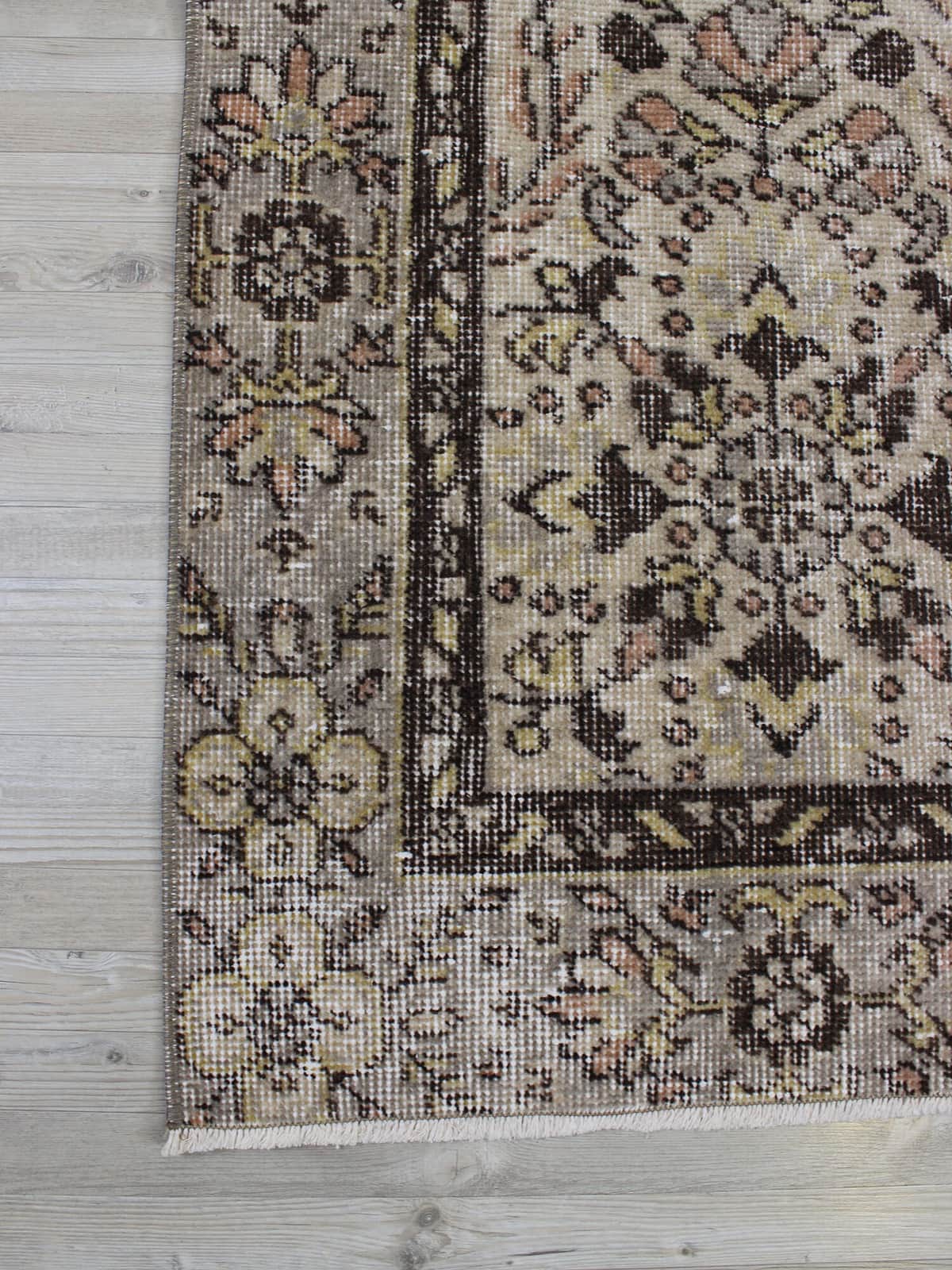 Vintage-Style Wool Hand-Knotted Rug, detail view 3, handmade rug, SKU 10609