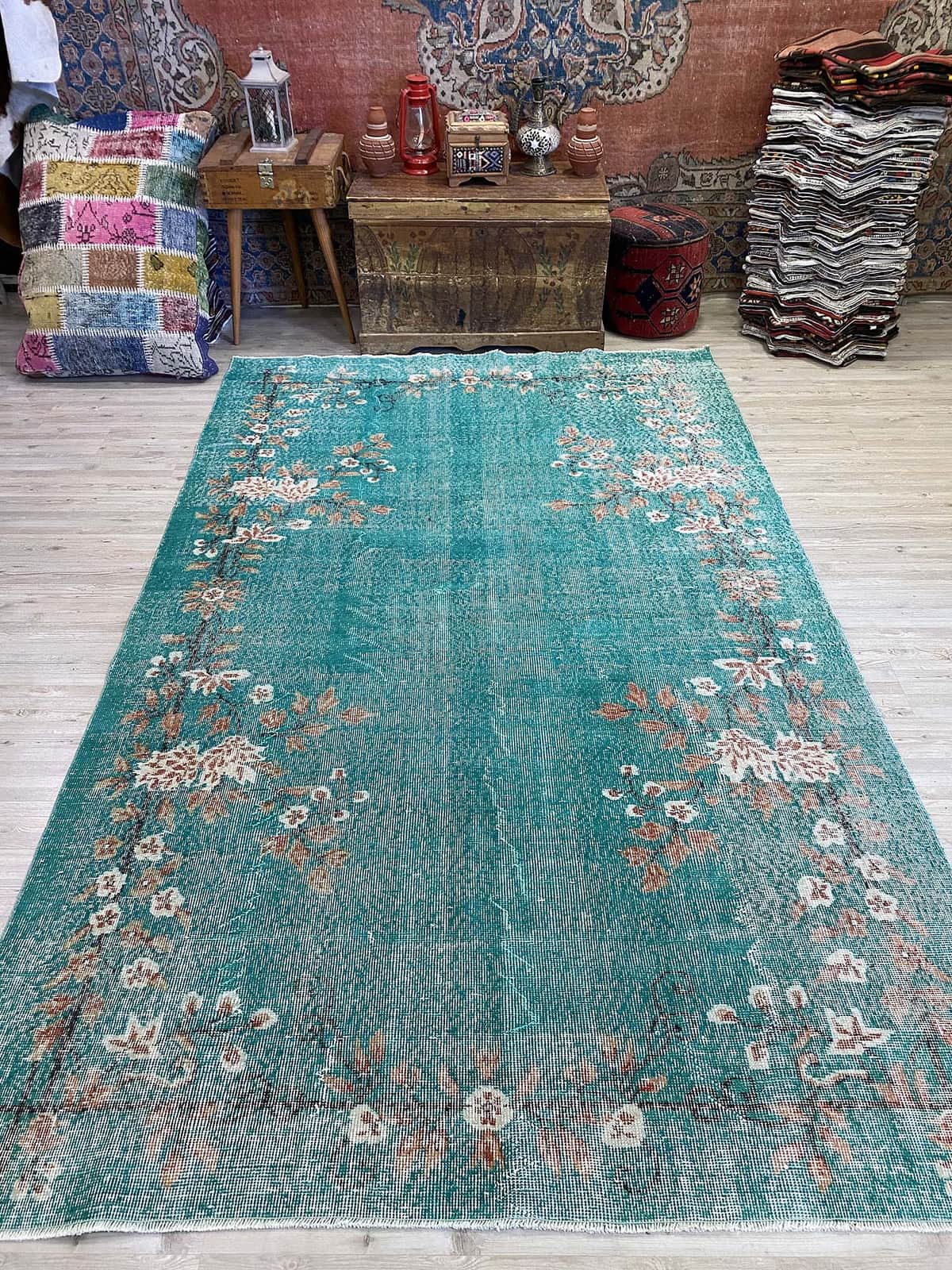 Airplane-Themed Vintage Rug, vintage rug, Handmade, hand-knotted wool & silk, size 176 × 290 cm, from Cappadocia