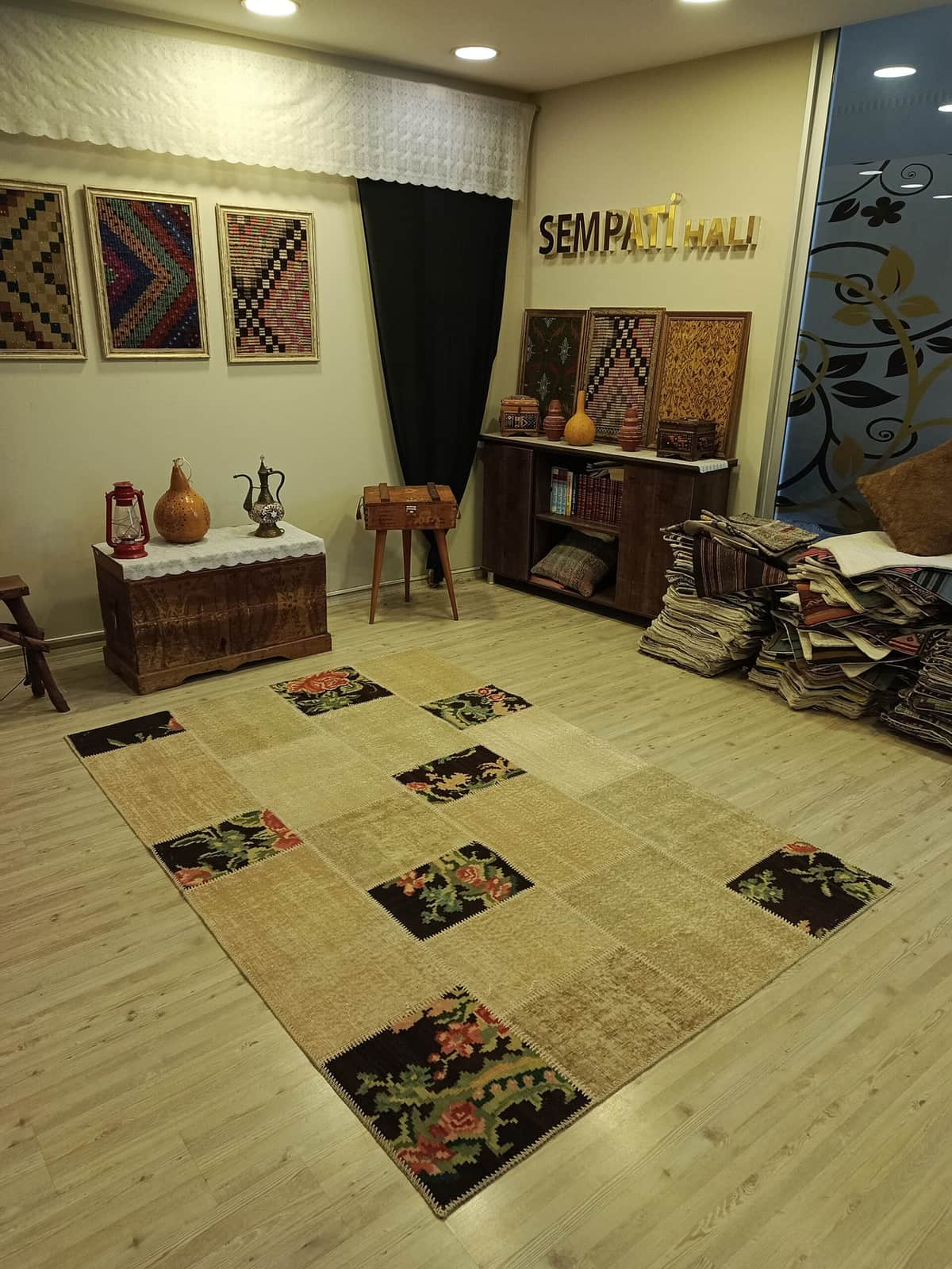 Vintage-Style Wool Patchwork Rug, vintage rug, Handmade, hand-knotted wool & cotton, size 160 × 240 cm, from Sivas