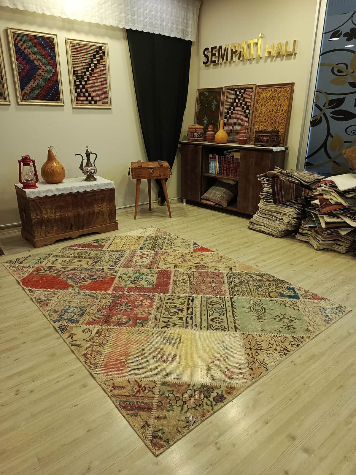 Handcrafted Distressed Patchwork Rug, vintage rug, Handmade, hand-knotted cotton, size 160 × 230 cm, from Oushak