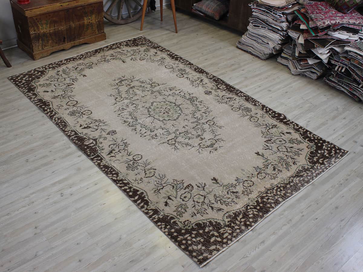 Distressed Handmade Wool Rug, Vintage, vintage rug, Handmade, hand-knotted wool, cotton & silk, size 163 × 275 cm, from Oushak