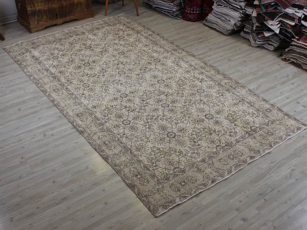 Distressed Wool Handmade Rug, Vintage, vintage rug, Handmade, hand-knotted wool & silk, size 170 × 298 cm, from Kars