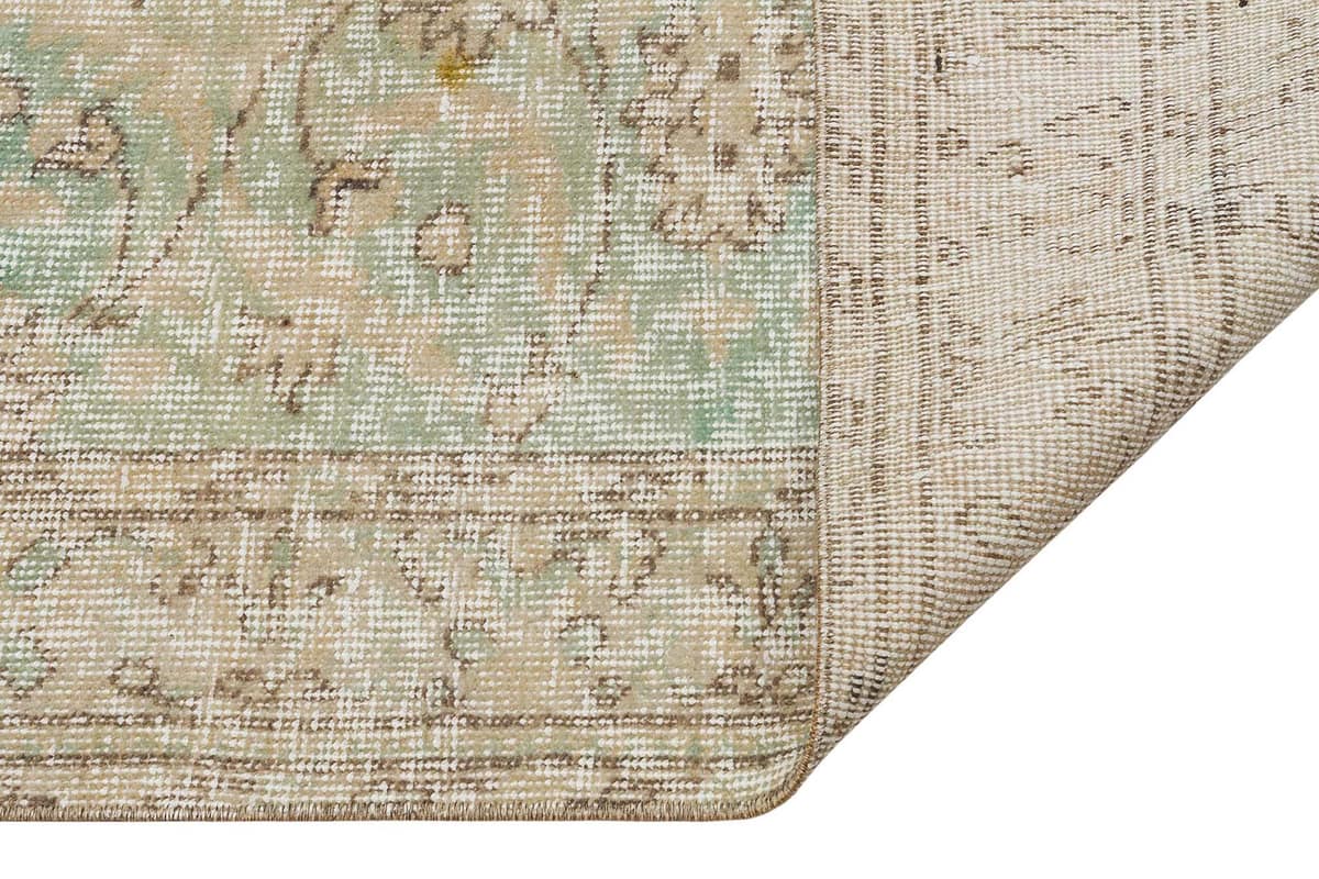 Vintage Wool-Woven Rug — detail view 3, handmade vintage rug