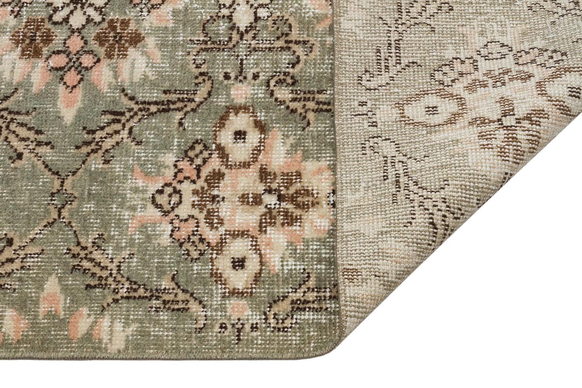 Vintage Wool-Woven Rug — detail view 3, handmade vintage rug