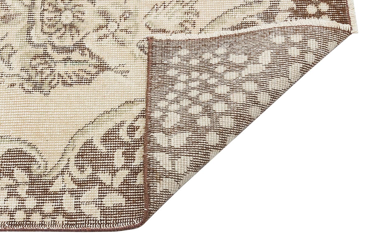Vintage Wool-Woven Rug — detail view 2, handmade vintage rug