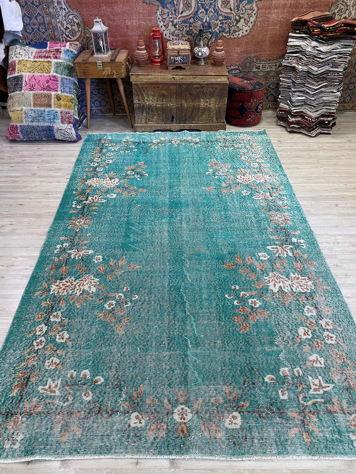 Airplane-Themed Vintage Rug, vintage rug, Handmade, hand-knotted wool & silk, size 176 × 290 cm, from Cappadocia