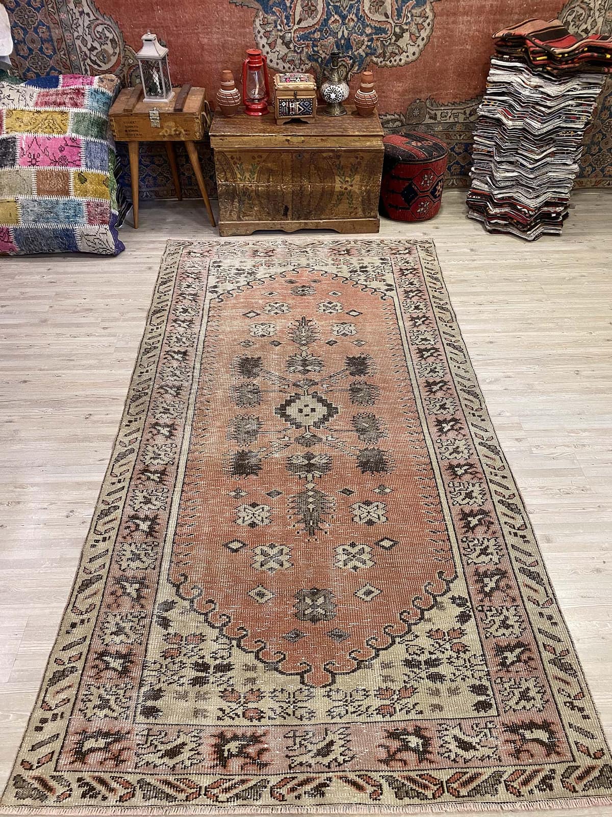 Vintage Distressed Rug, vintage rug, Handmade, hand-knotted wool, size 154 × 278 cm, from Gaziantep