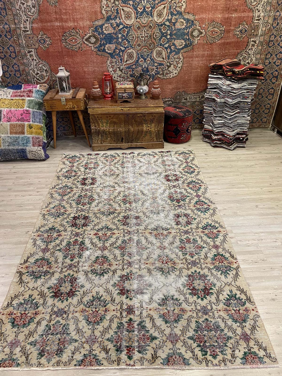 Airplane-Themed Vintage Rug, vintage rug, Handmade, hand-knotted cotton, size 158 × 243 cm, from Kars