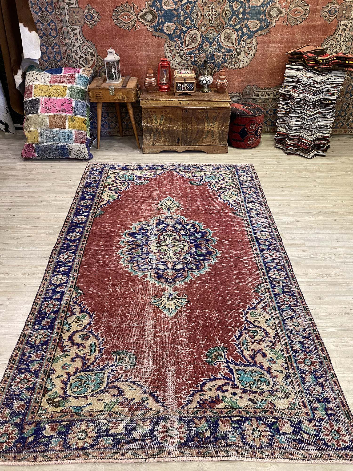 Demirci Distressed Vintage Rug, vintage rug, Handmade, hand-knotted wool, cotton & silk, size 158 × 270 cm, from Hereke