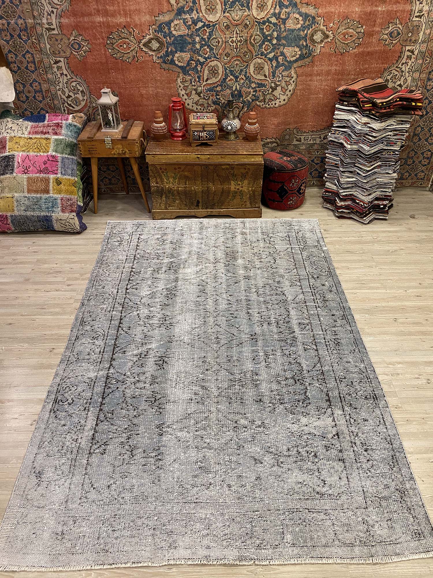 Imperial Textured Distressed Vintage Rug, vintage rug, Handmade, hand-knotted wool, cotton & silk, size 169 × 250 cm, from Anatolia