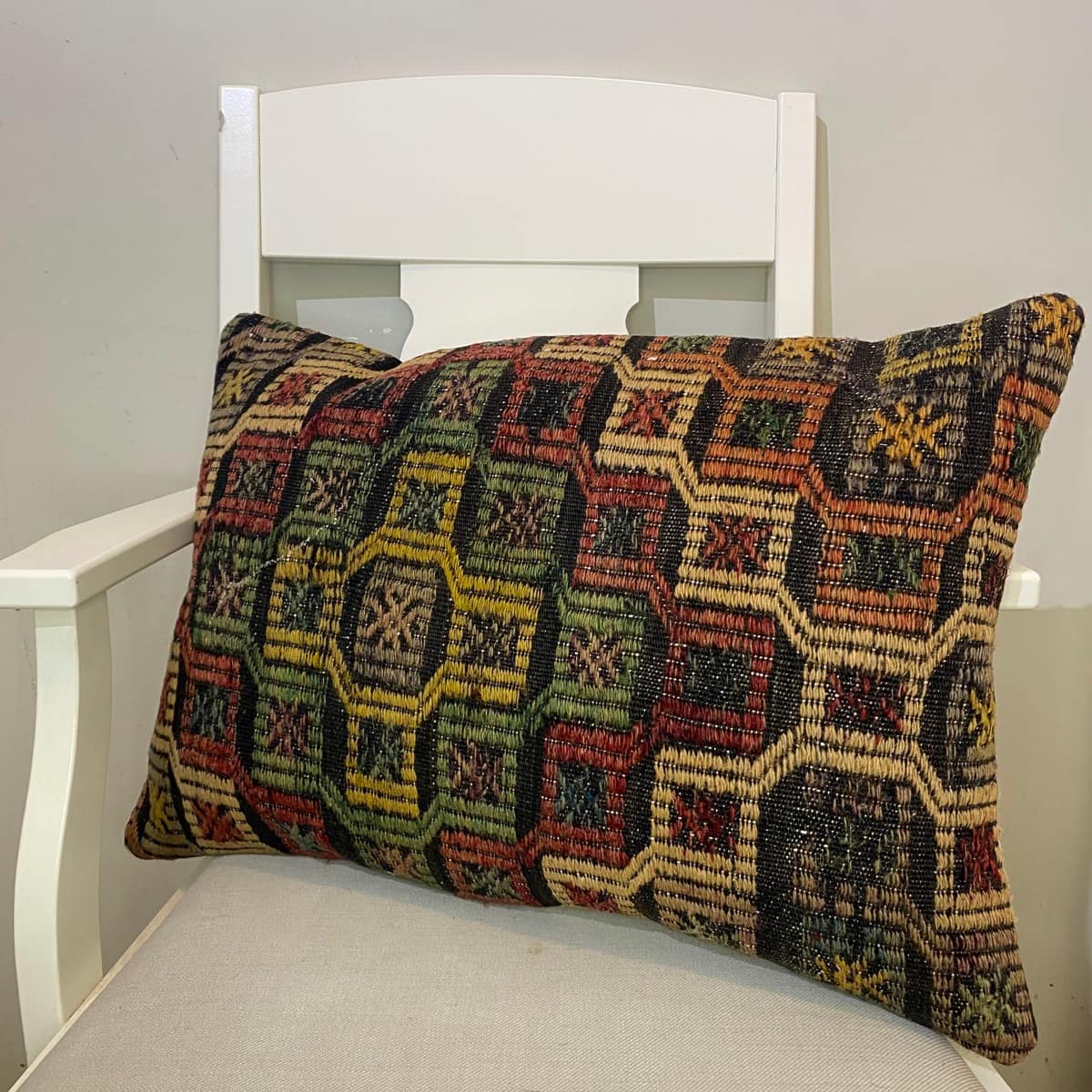 Handwoven Pillowcase, vintage rug, Kilim, hand-knotted wool & cotton, size 40 × 60 cm, from Antalya