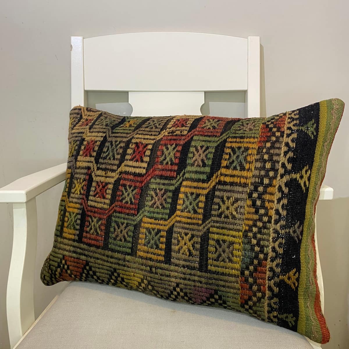 Hand-Woven Pillowcase, vintage rug, Kilim, hand-knotted wool & silk, size 40 × 60 cm, from Demirci