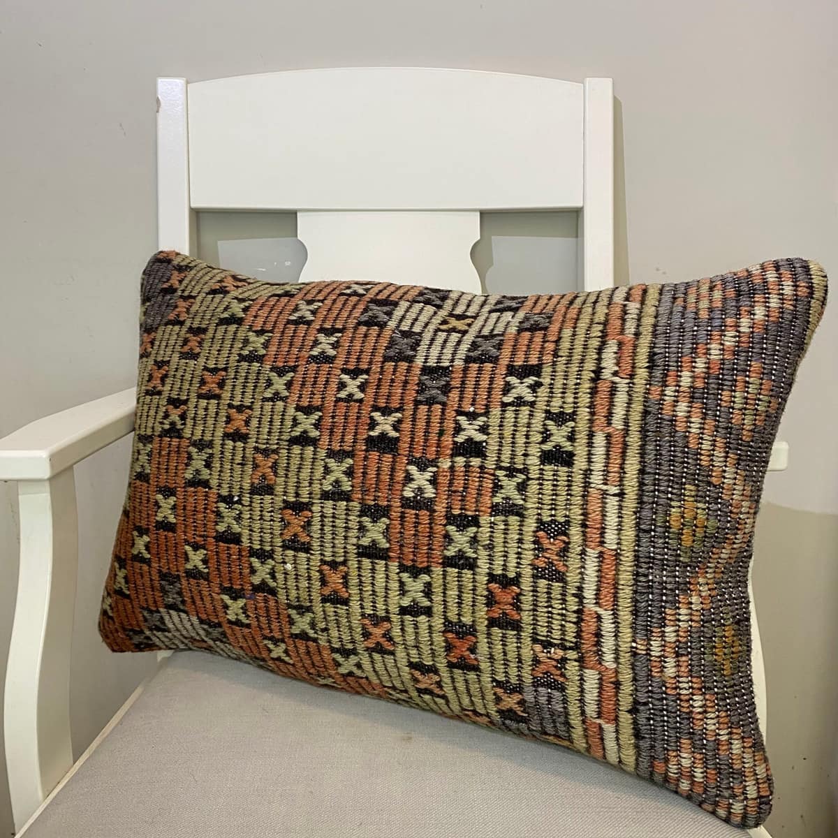 Handwoven Pillowcase, vintage rug, Kilim, hand-knotted wool, size 40 × 60 cm, from Hereke