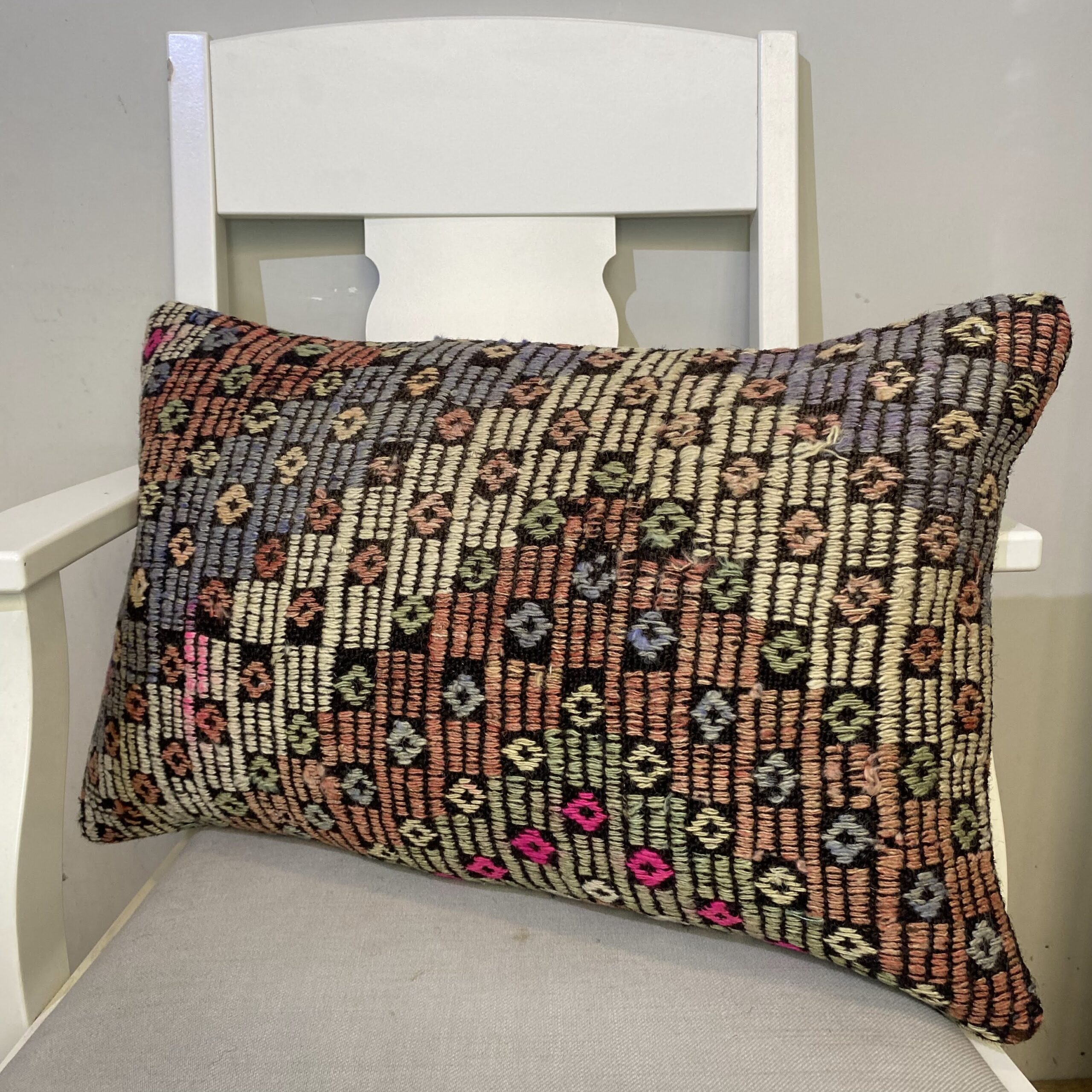 Hand-Woven Pillowcase, vintage rug, Kilim, hand-knotted wool, size 40 × 60 cm, from Manisa