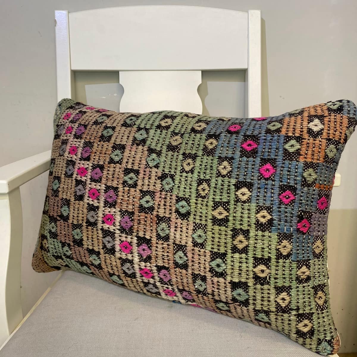 Hand-Woven Pillowcase, vintage rug, Kilim, hand-knotted wool & silk, size 40 × 60 cm, from Gaziantep