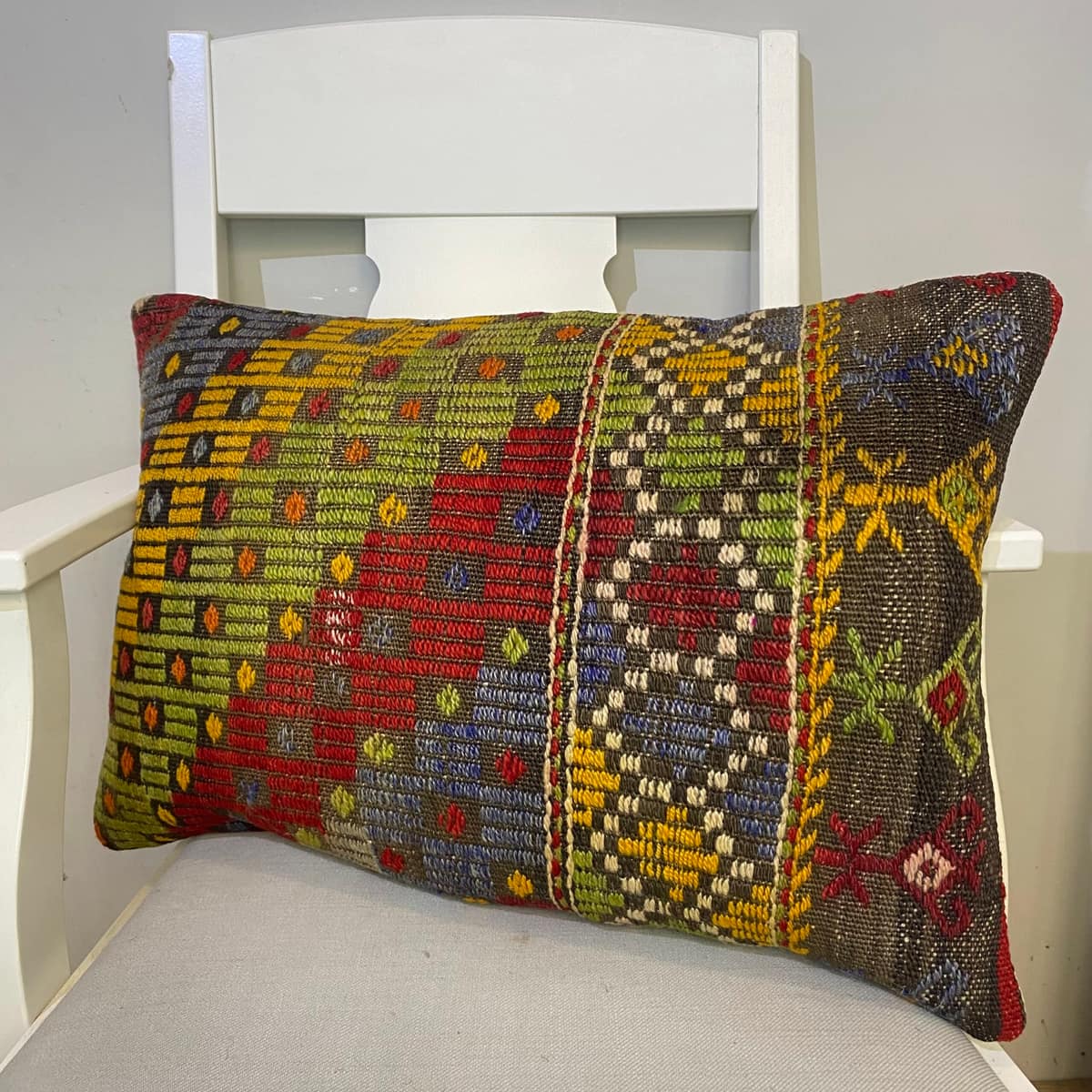 Hand-Woven Pillowcase, vintage rug, Kilim, hand-knotted wool & cotton, size 40 × 60 cm, from Anatolia