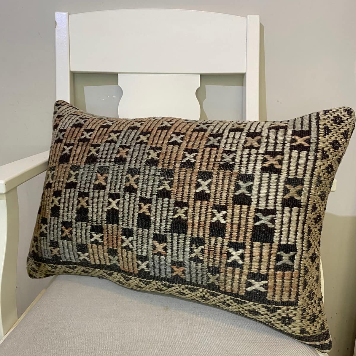 Hand-Woven Pillowcase, vintage rug, Kilim, hand-knotted cotton, size 40 × 60 cm, from Oushak
