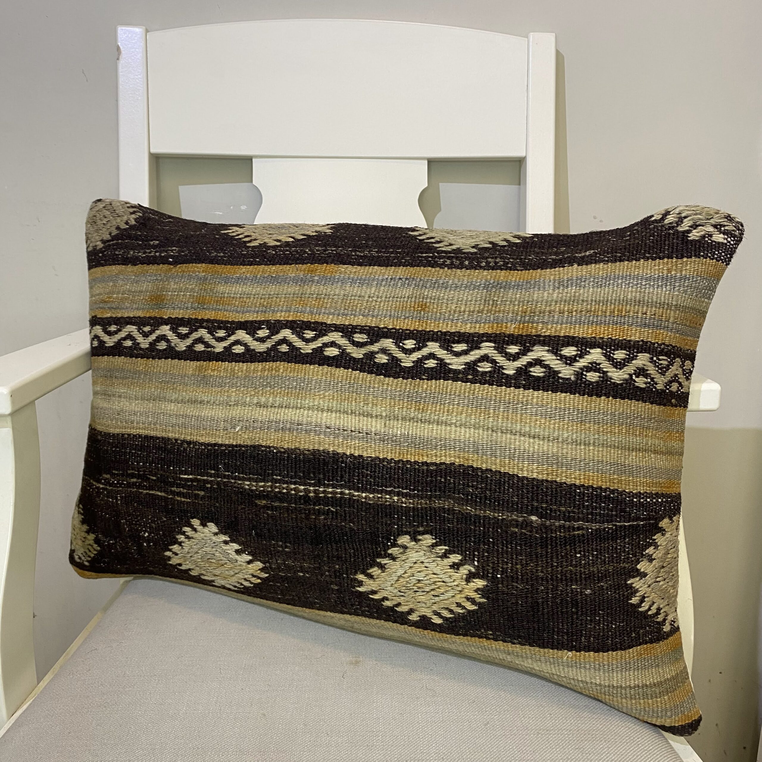 Hand-Woven Pillowcase, vintage rug, Kilim, hand-knotted wool, cotton & silk, size 40 × 60 cm, from Konya