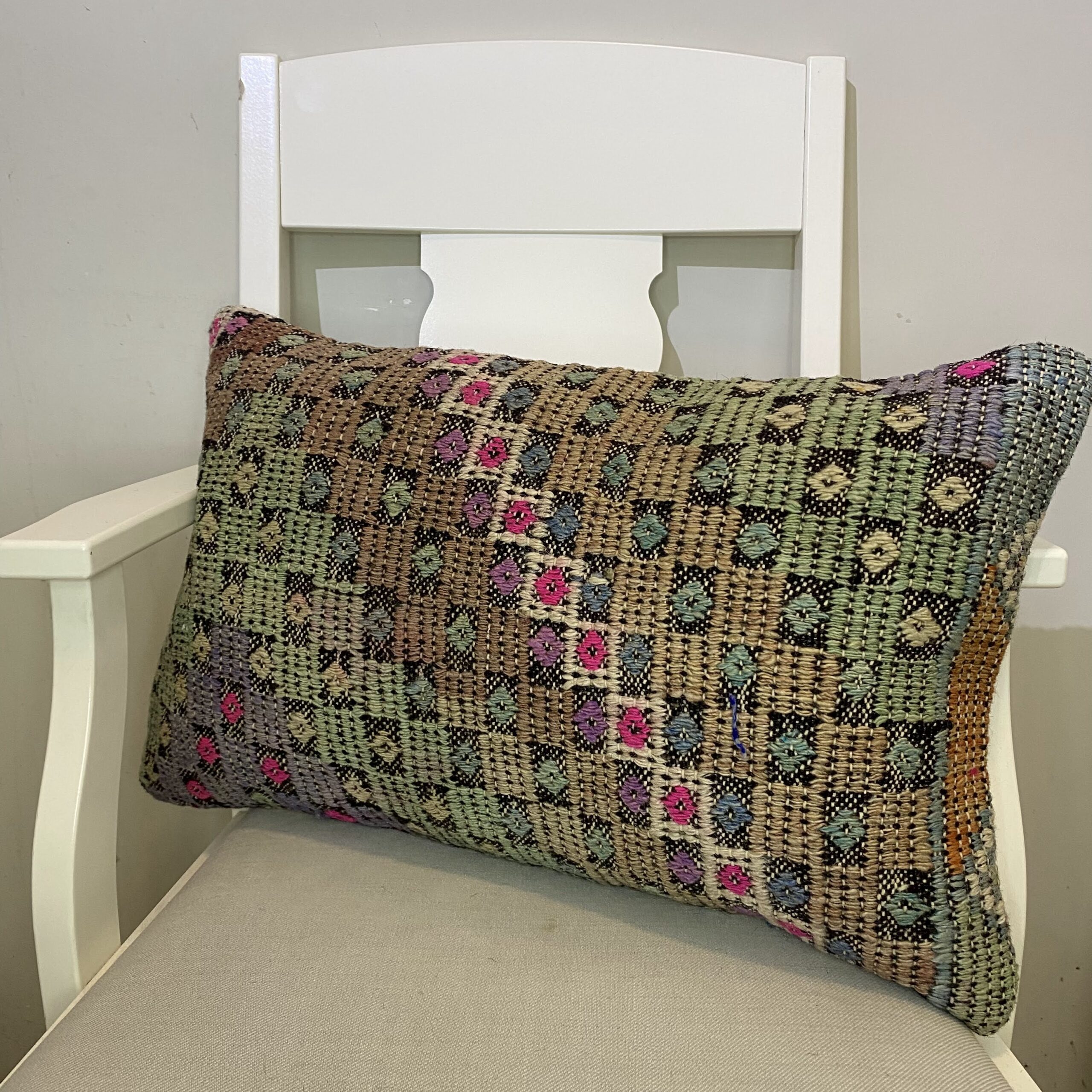 Hand-Woven Patchwork Pillowcase, vintage rug, Kilim, hand-knotted silk, size 40 × 60 cm, from Van