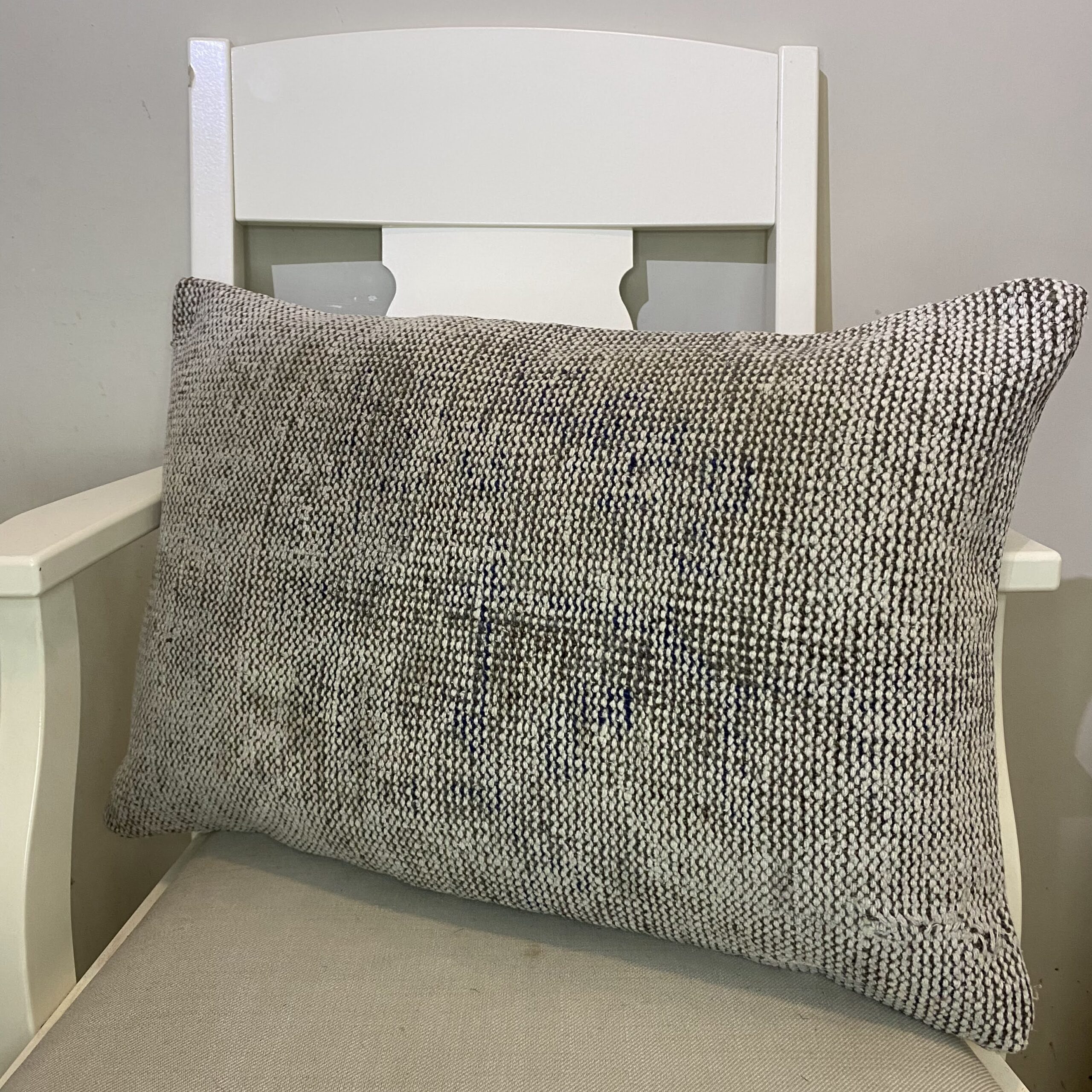 Hand-Woven Pillowcase, vintage rug, Kilim, hand-knotted wool & cotton, size 40 × 60 cm, from Gaziantep