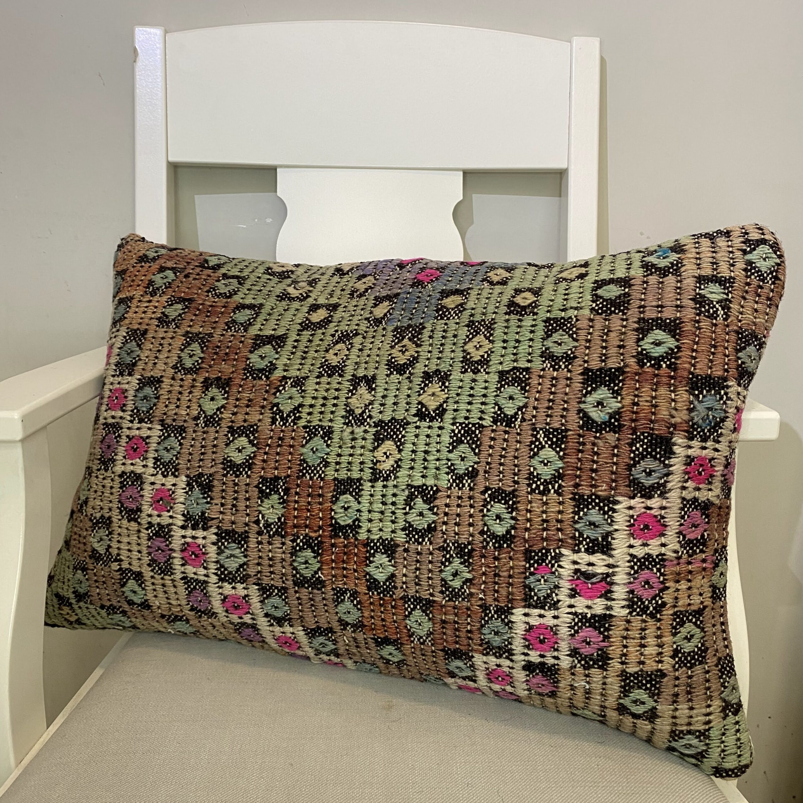 Hand-Woven Pillowcase, vintage rug, Kilim, hand-knotted cotton, size 40 × 60 cm, from Cappadocia