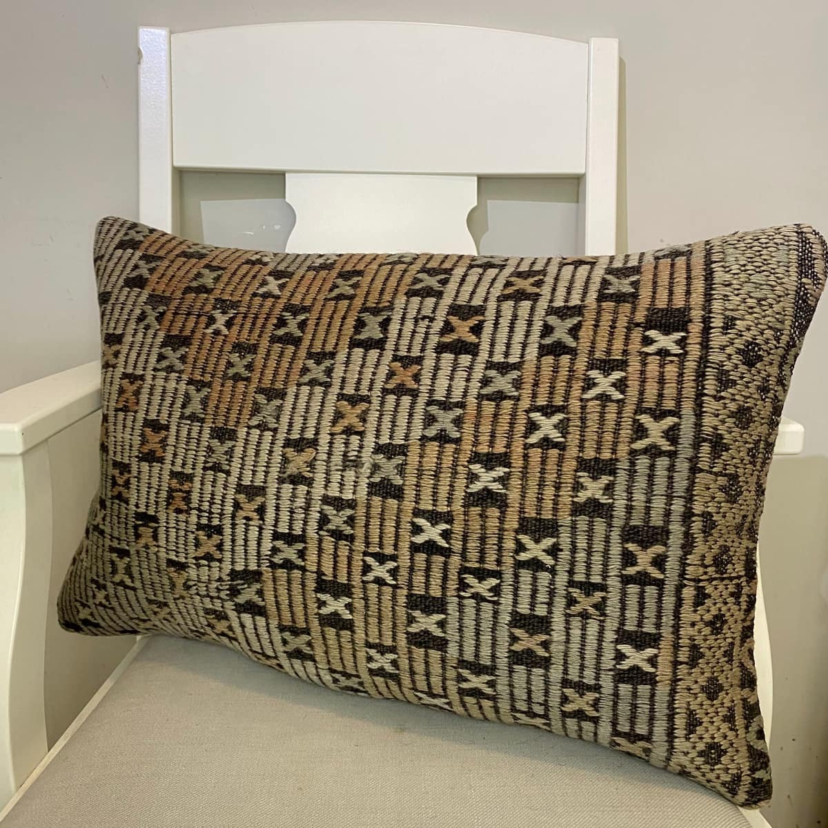 Hand-Woven Pillowcase, vintage rug, Kilim, hand-knotted wool, size 40 × 60 cm, from Manisa