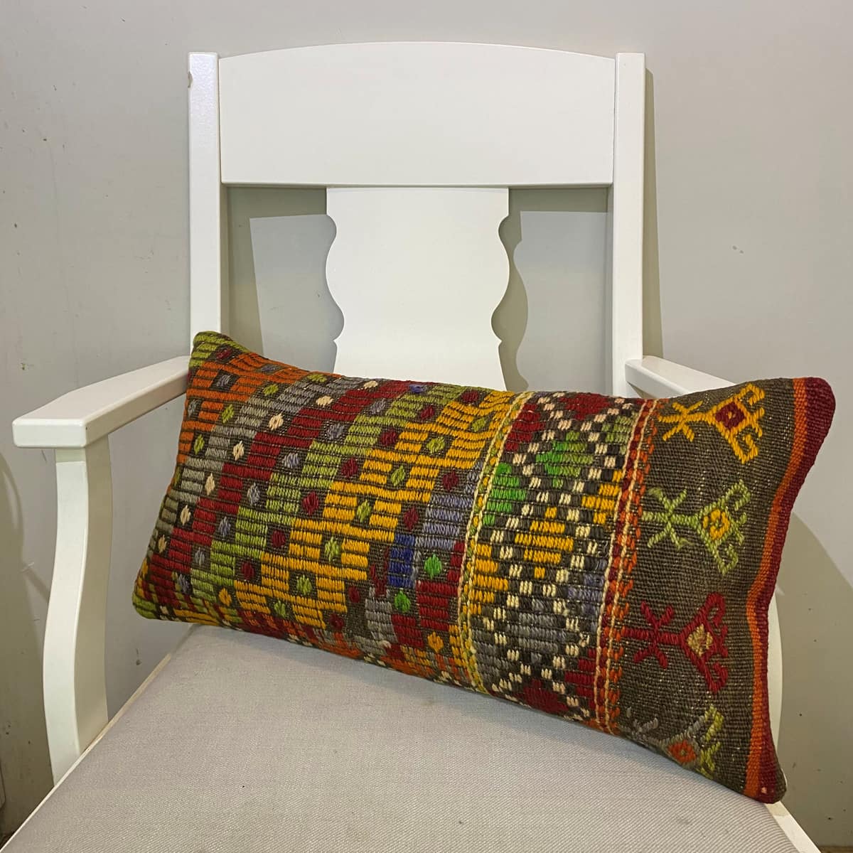Hand-Woven Patchwork Pillowcase, vintage rug, Kilim, hand-knotted wool & cotton, size 30 × 60 cm, from Oushak