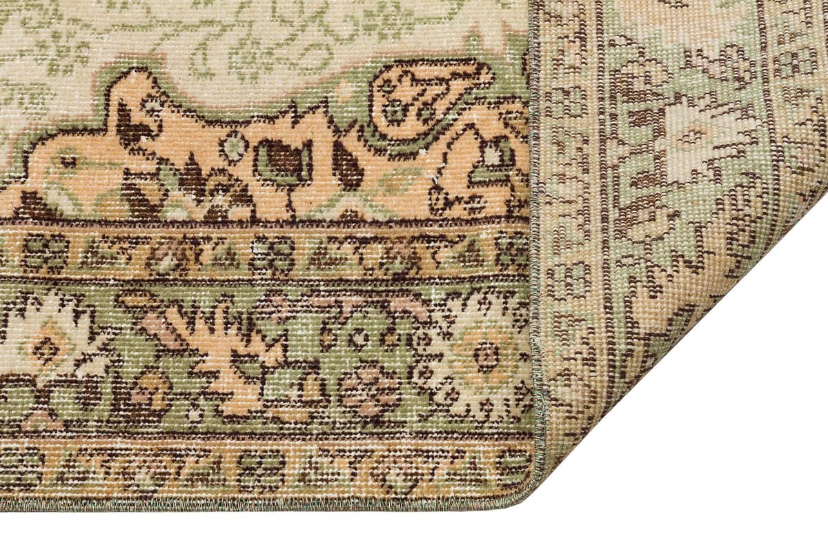 Traces of the Past Vintage Rug — detail view 4, handmade vintage rug