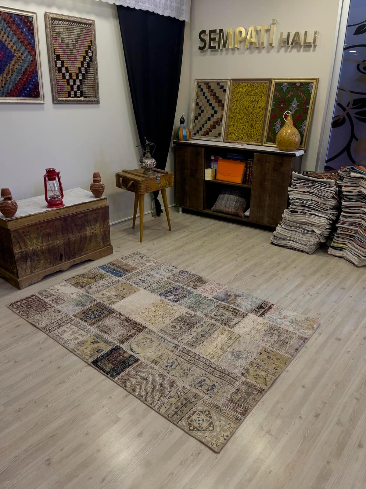 Handmade Patchwork Elegant Design Rug, vintage rug, Handmade, hand-knotted cotton, size 124 × 178 cm, from Oushak