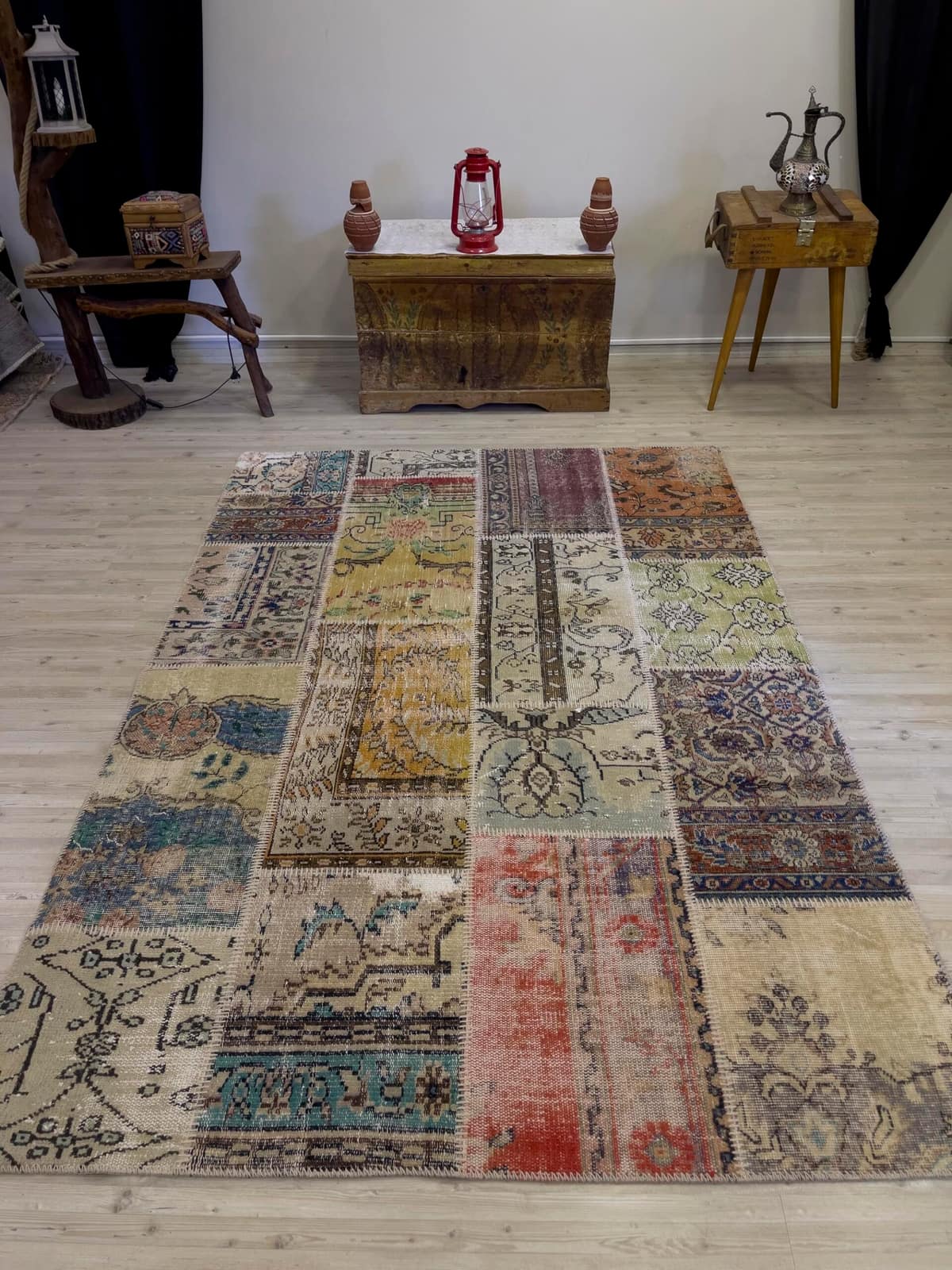 Handmade Patchwork Elegant Design Rug, vintage rug, Handmade, hand-knotted cotton, size 162 × 234 cm, from Hereke