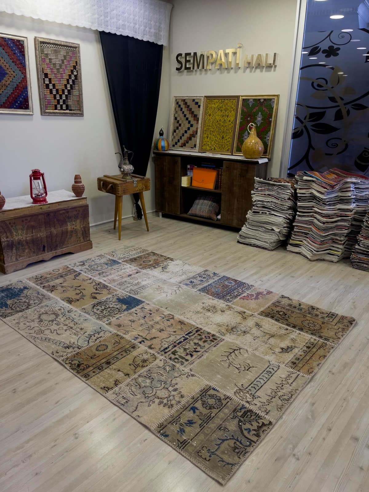 Unique Classic-Style Handmade Patchwork Rug — detail view 3, handmade vintage rug