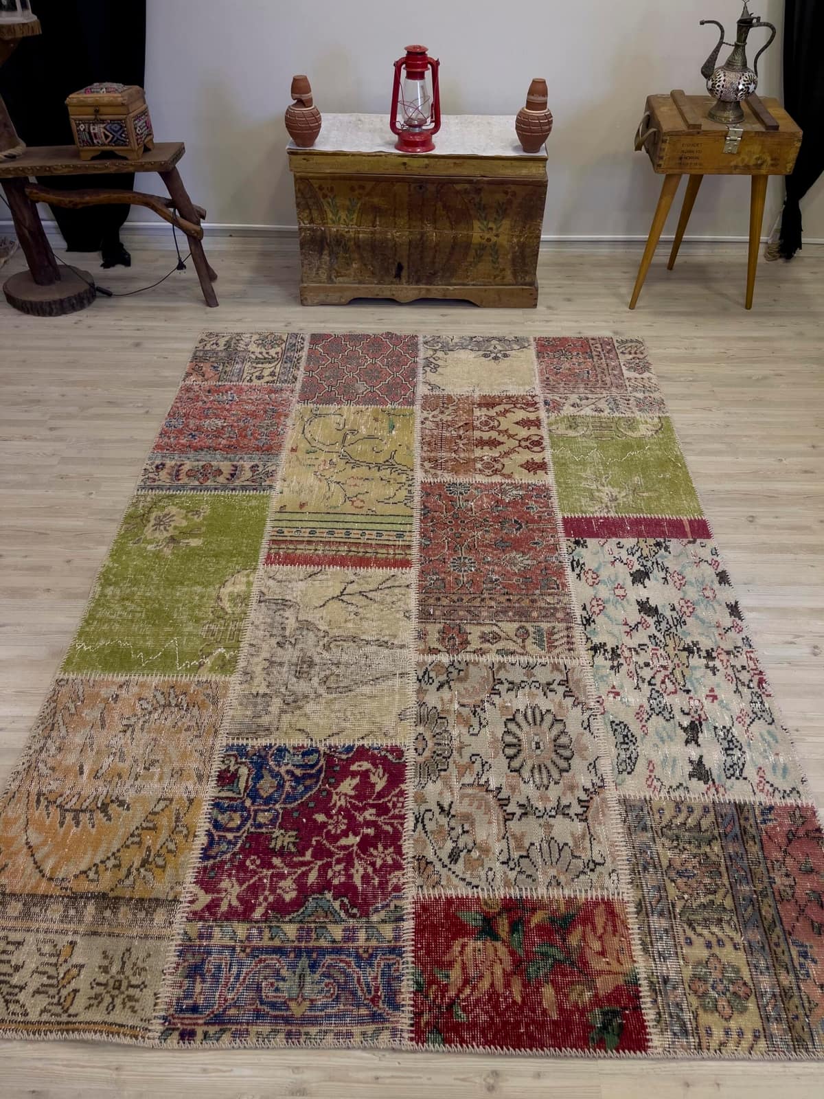 Unique Classic-Style Custom Patchwork Rug, vintage rug, Handmade, hand-knotted silk, size 160 × 233 cm, from Manisa