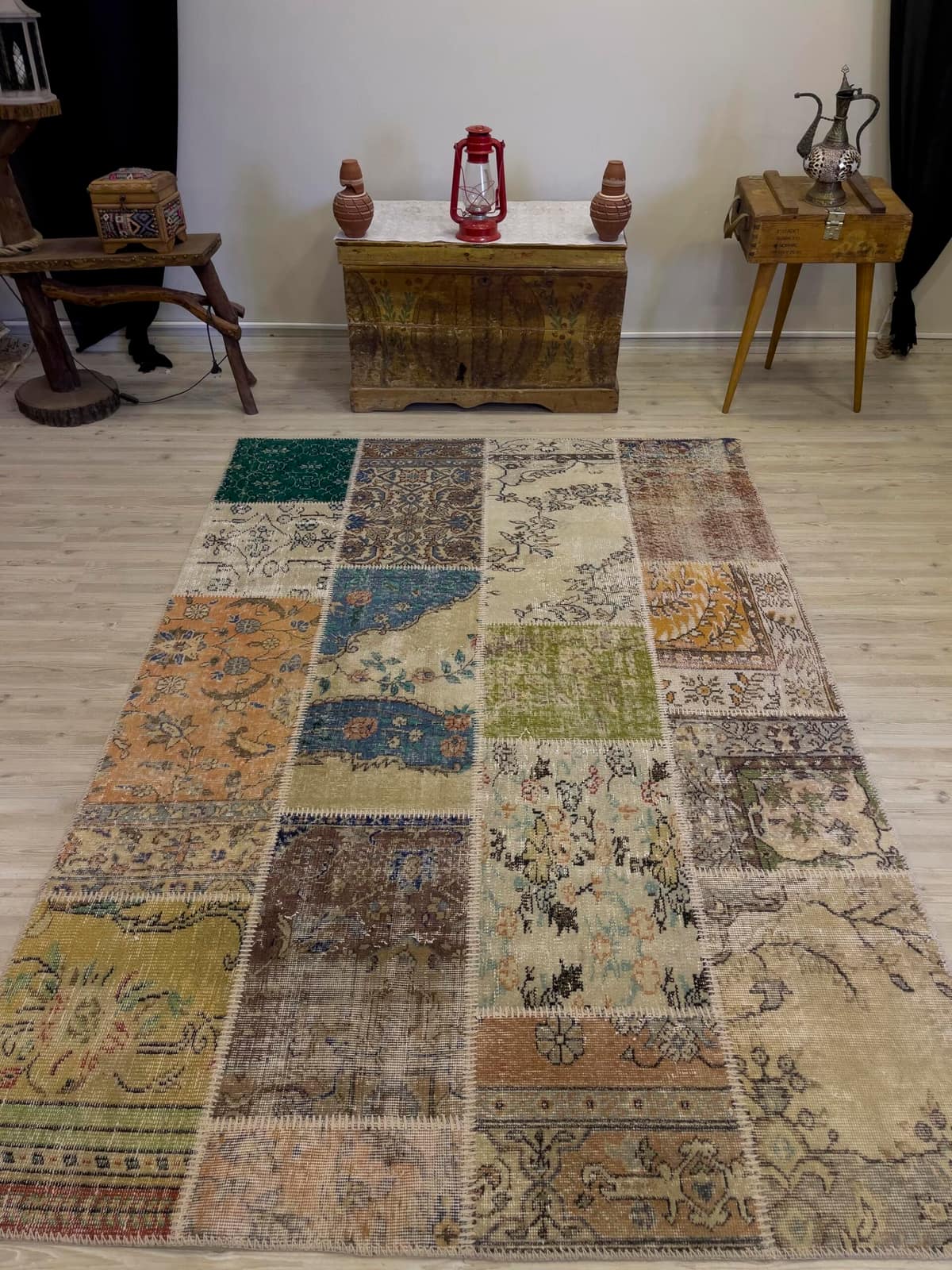A Unique and Beautiful Custom Patchwork Rug, vintage rug, Handmade, hand-knotted cotton, size 162 × 234 cm, from Hereke