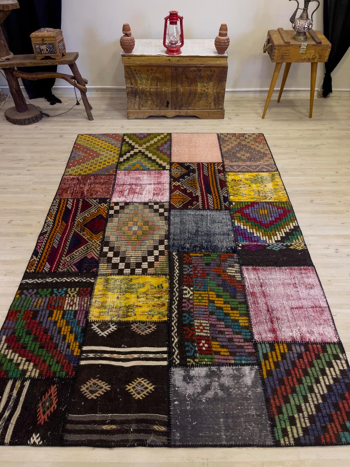 Handmade Patchwork Elegant Design Rug, vintage rug, Handmade, hand-knotted wool, cotton & silk, size 162 × 243 cm, from Van