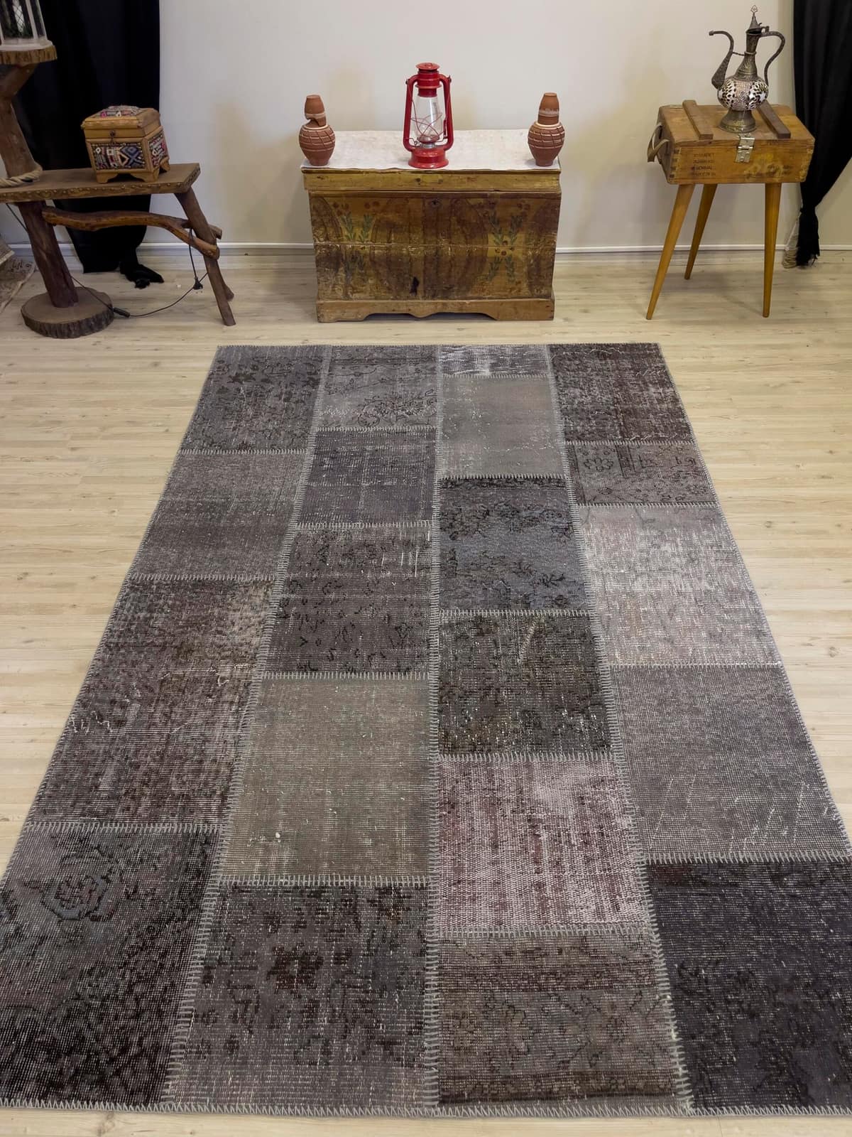 Unique Classic-Style Custom Patchwork Rug, vintage rug, Handmade, hand-knotted wool & silk, size 160 × 246 cm, from Hereke