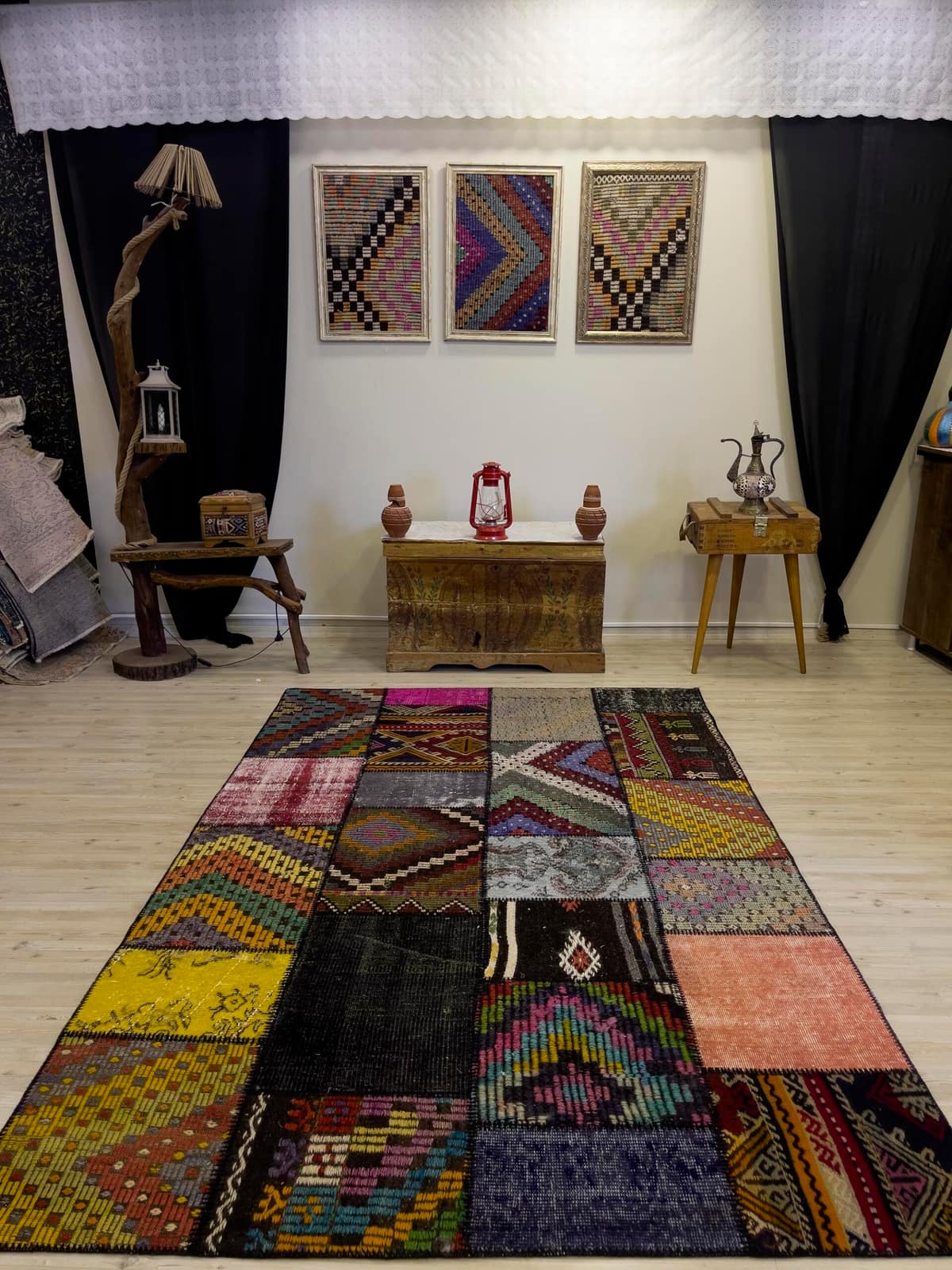 Unique Classic-Style Handmade Patchwork Rug — detail view 5, handmade vintage rug