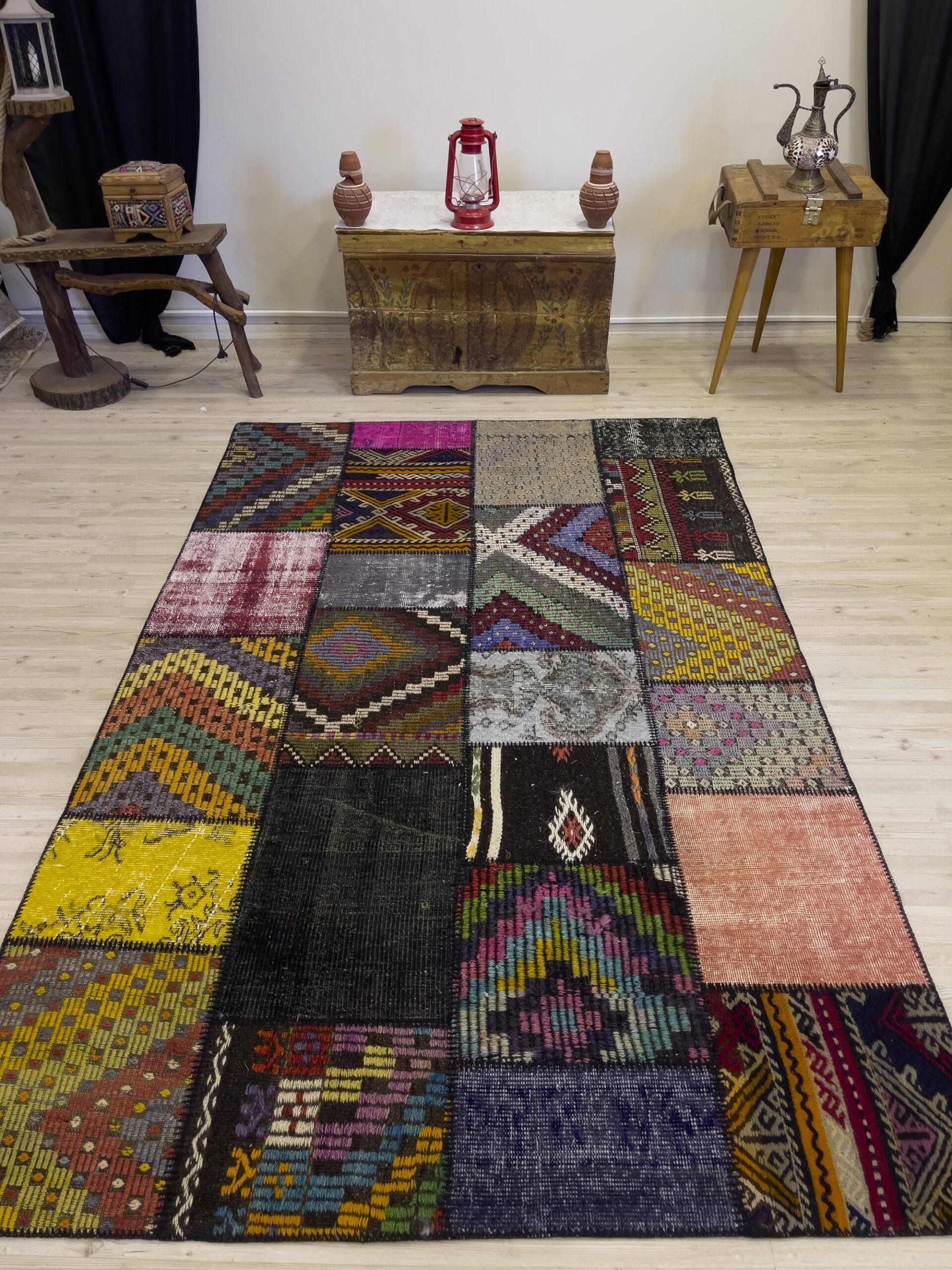 Unique Classic-Style Handmade Patchwork Rug, vintage rug, Handmade, hand-knotted silk, size 160 × 244 cm, from Cappadocia