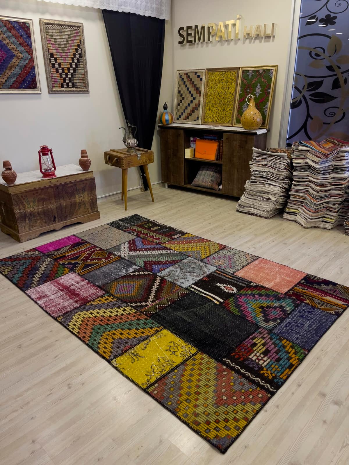 Unique Classic-Style Handmade Patchwork Rug — detail view 4, handmade vintage rug
