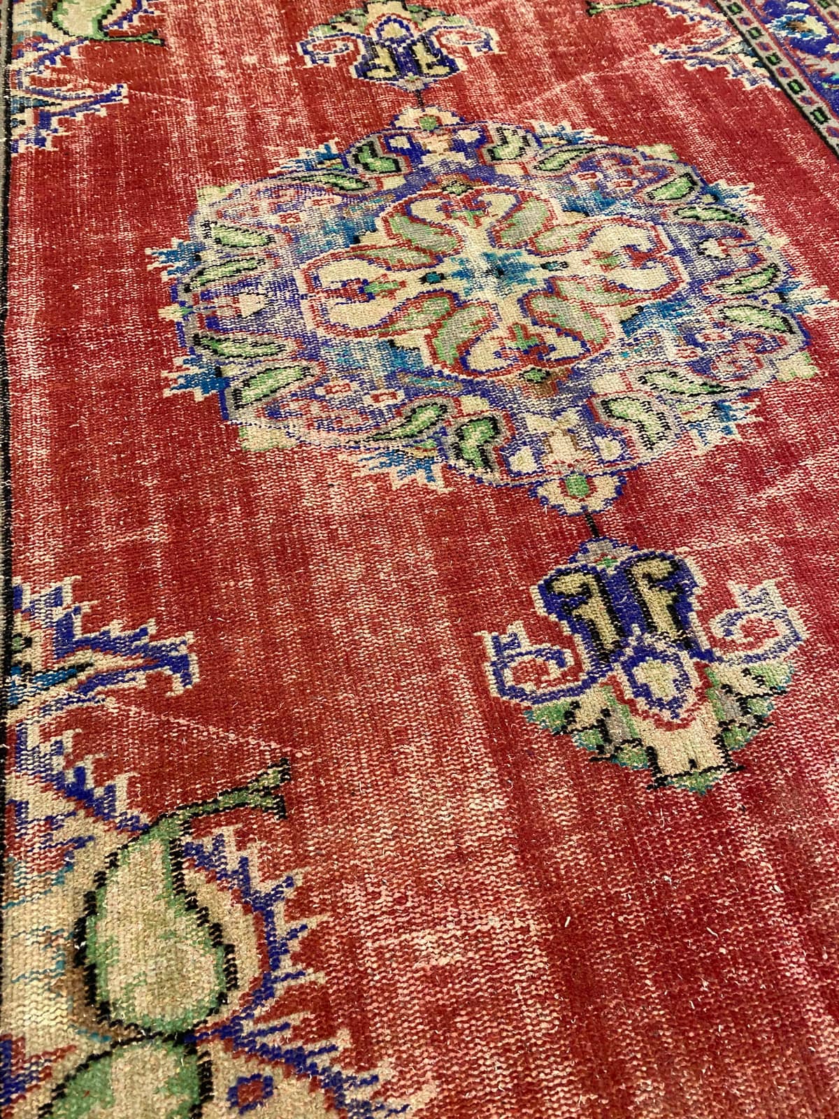 Handmade Vintage Rug — detail view 4, handmade vintage rug