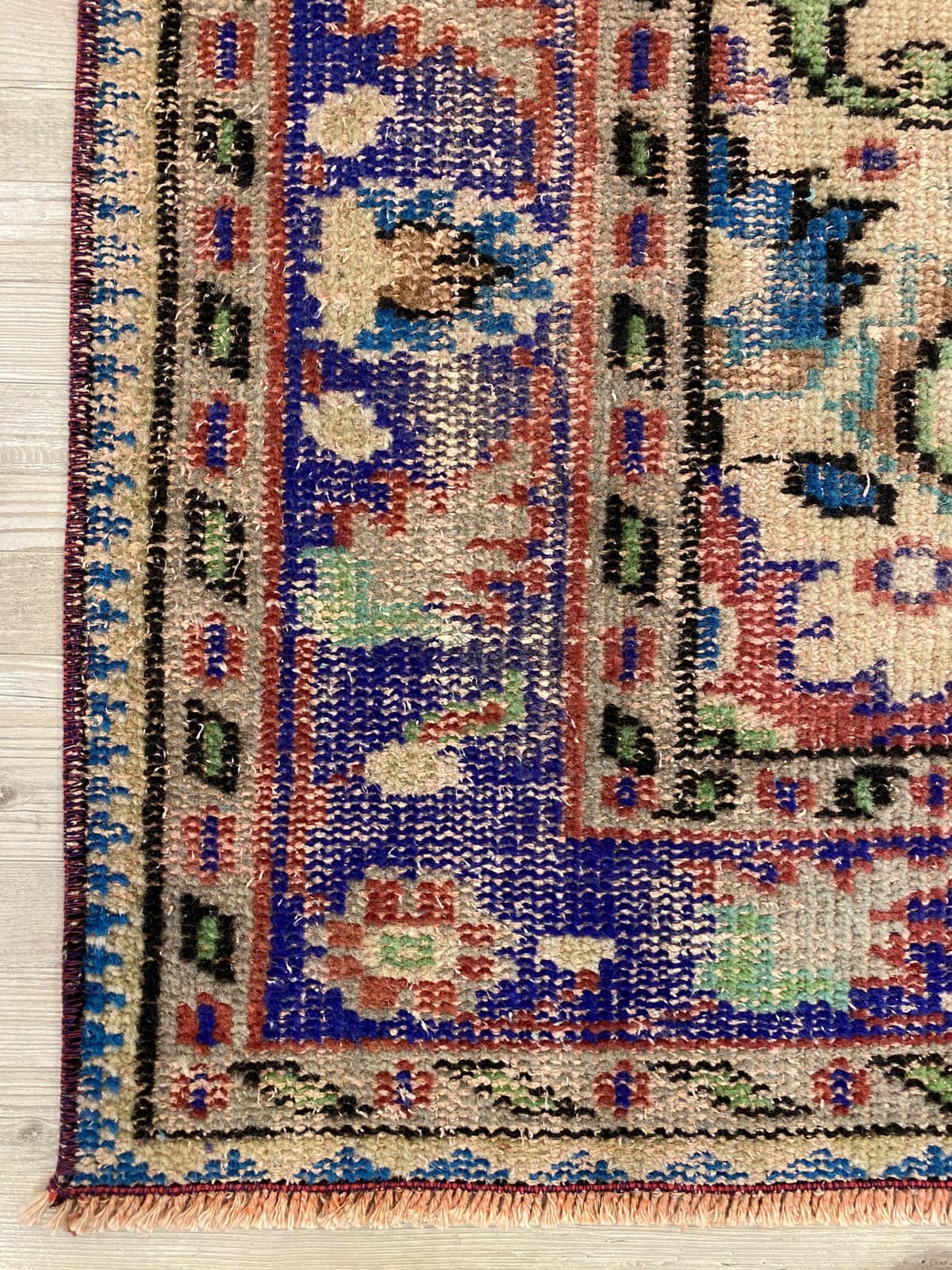 Handmade Vintage Rug — detail view 5, handmade vintage rug