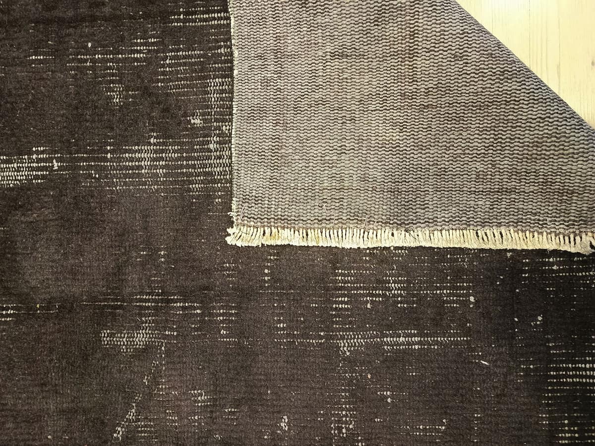 Vintage Wool-Woven Rug — detail view 3, handmade vintage rug