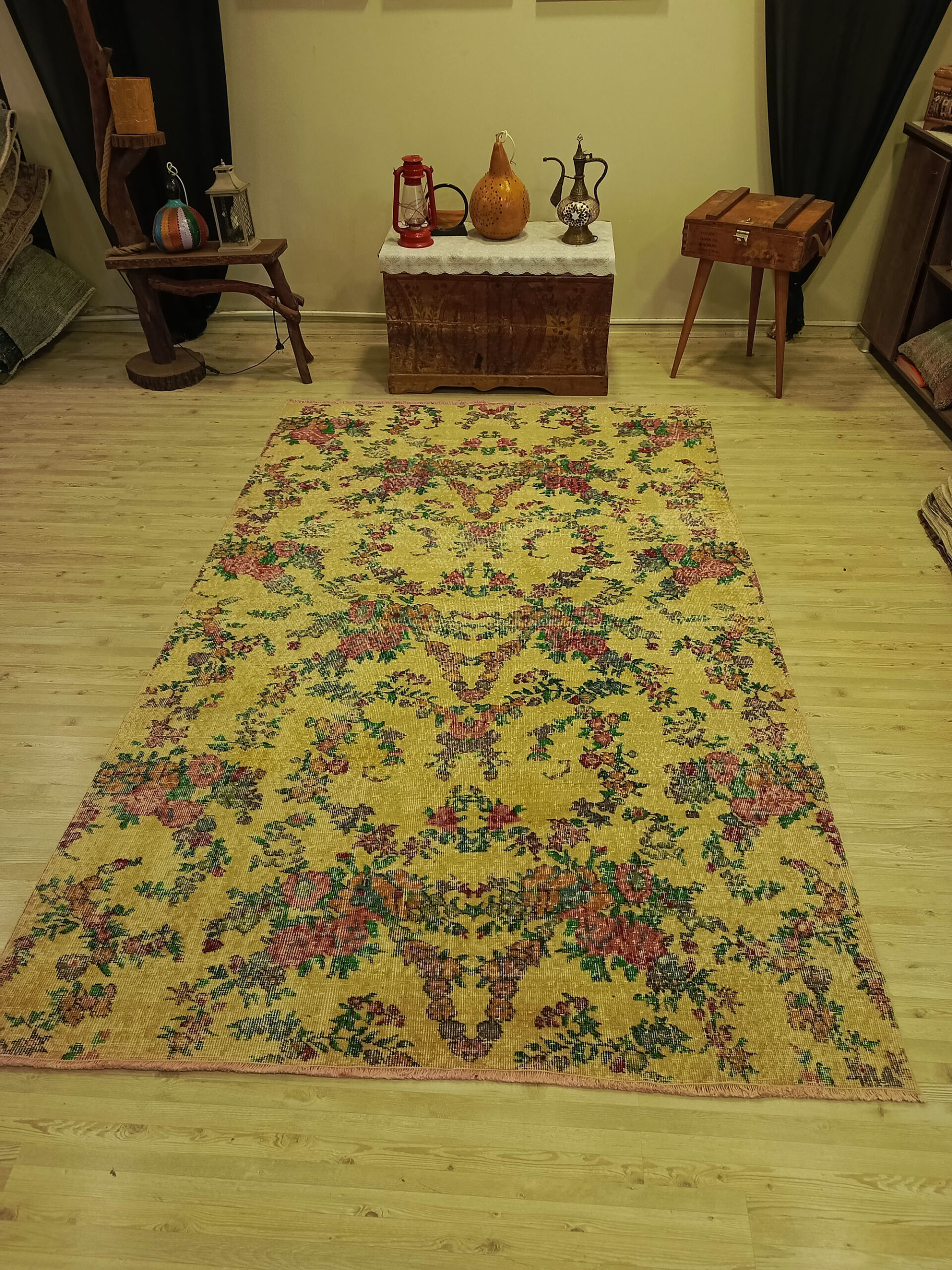Vintage Hand-Woven Rug, vintage rug, Handmade, hand-knotted silk, size 173 × 268 cm, from Antalya