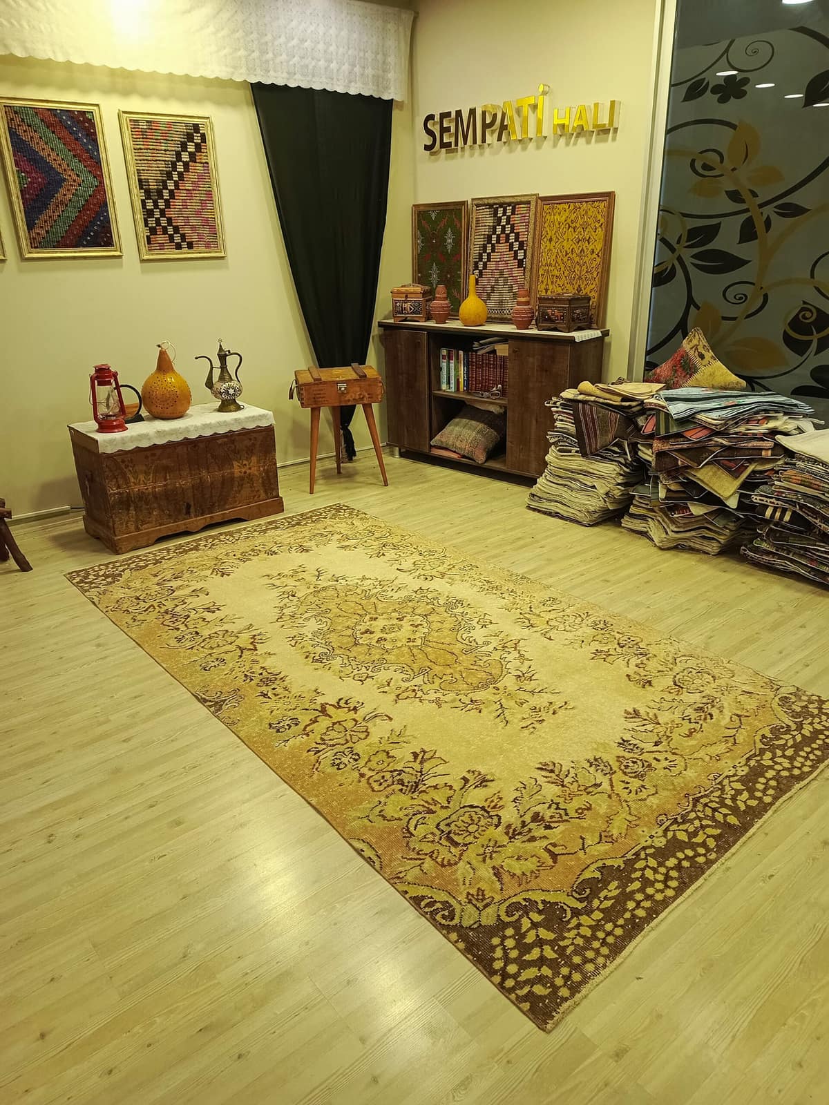 Handwoven Vintage Rug, vintage rug, Handmade, hand-knotted wool, size 146 × 280 cm, from Sivas