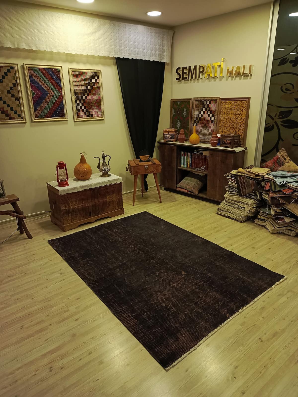Traces of the Past Vintage Rug, vintage rug, Handmade, hand-knotted wool & cotton, size 143 × 213 cm, from Yahyalı