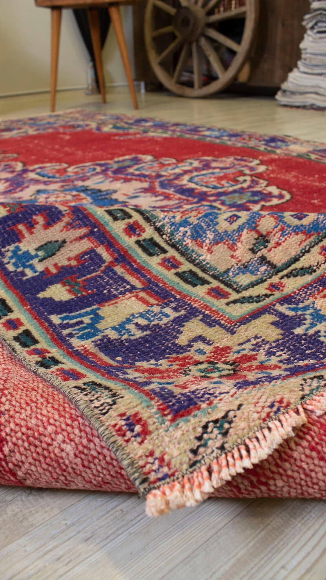 Hand-Woven Classic Rug — detail view 2, handmade vintage rug