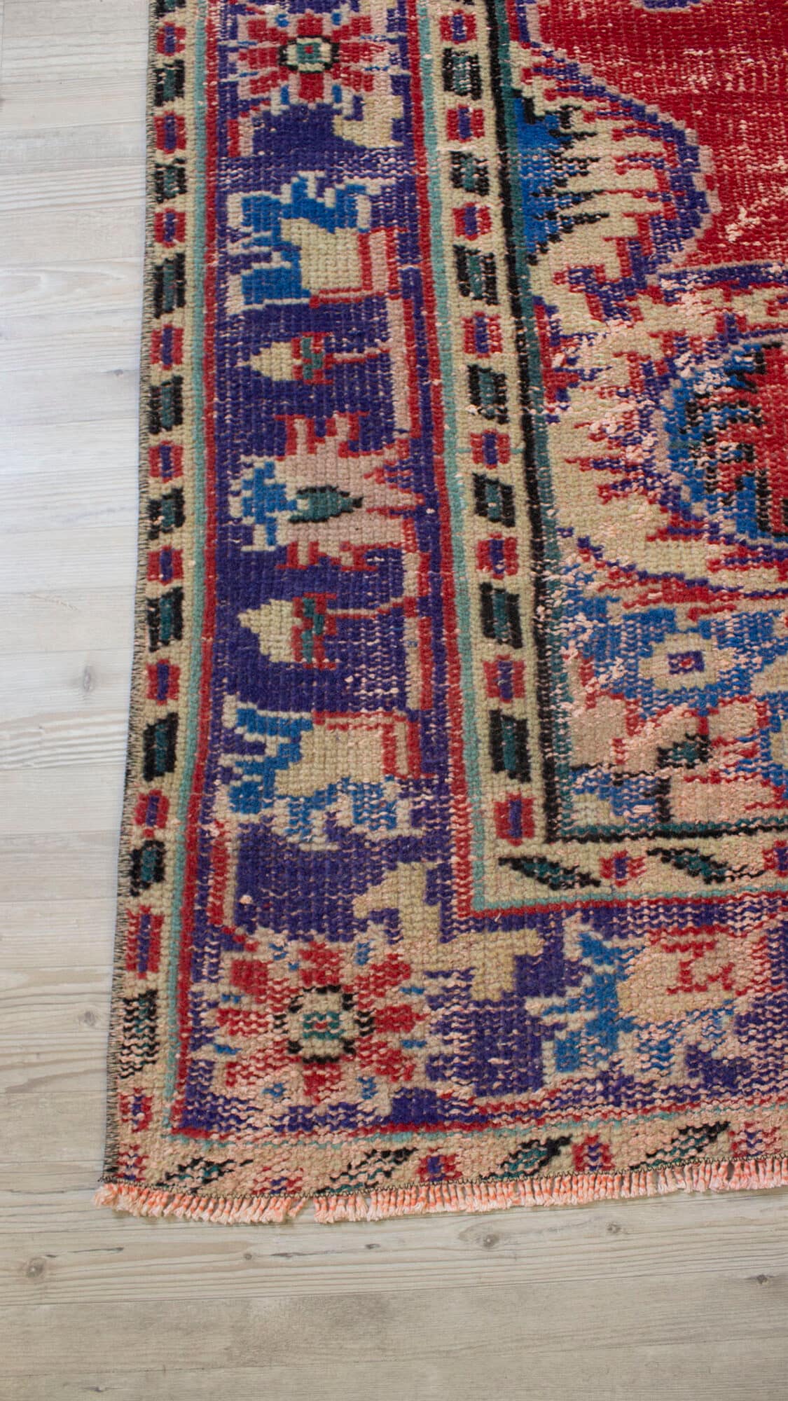Hand-Woven Classic Rug — detail view 4, handmade vintage rug