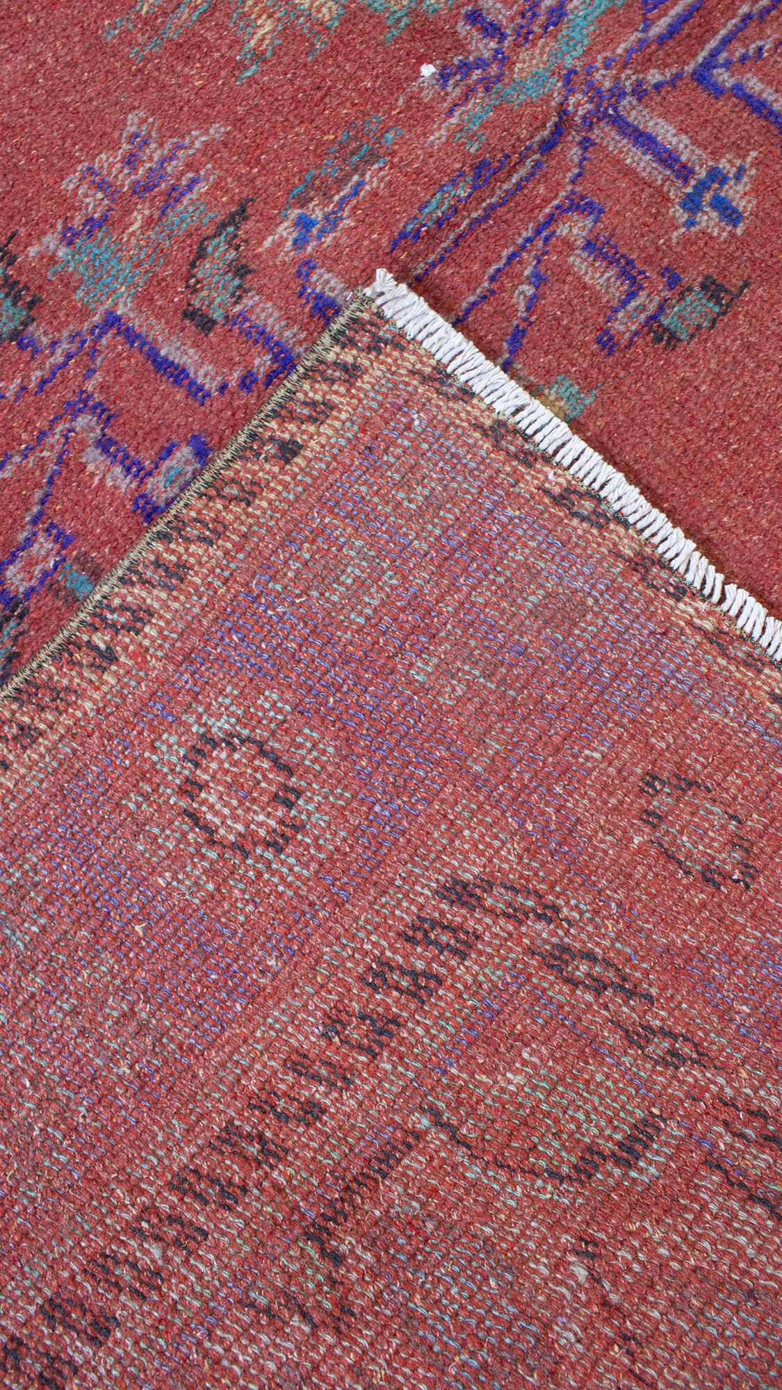 Vintage Wool-Woven Rug — detail view 4, handmade vintage rug