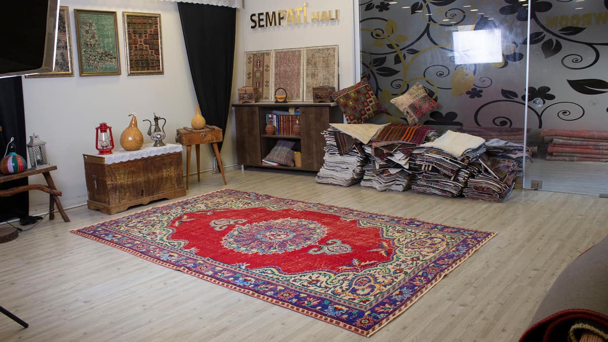 Handcrafted Distressed Rug, vintage rug, Handmade, hand-knotted wool, cotton & silk, size 180 × 297 cm, from Bergama