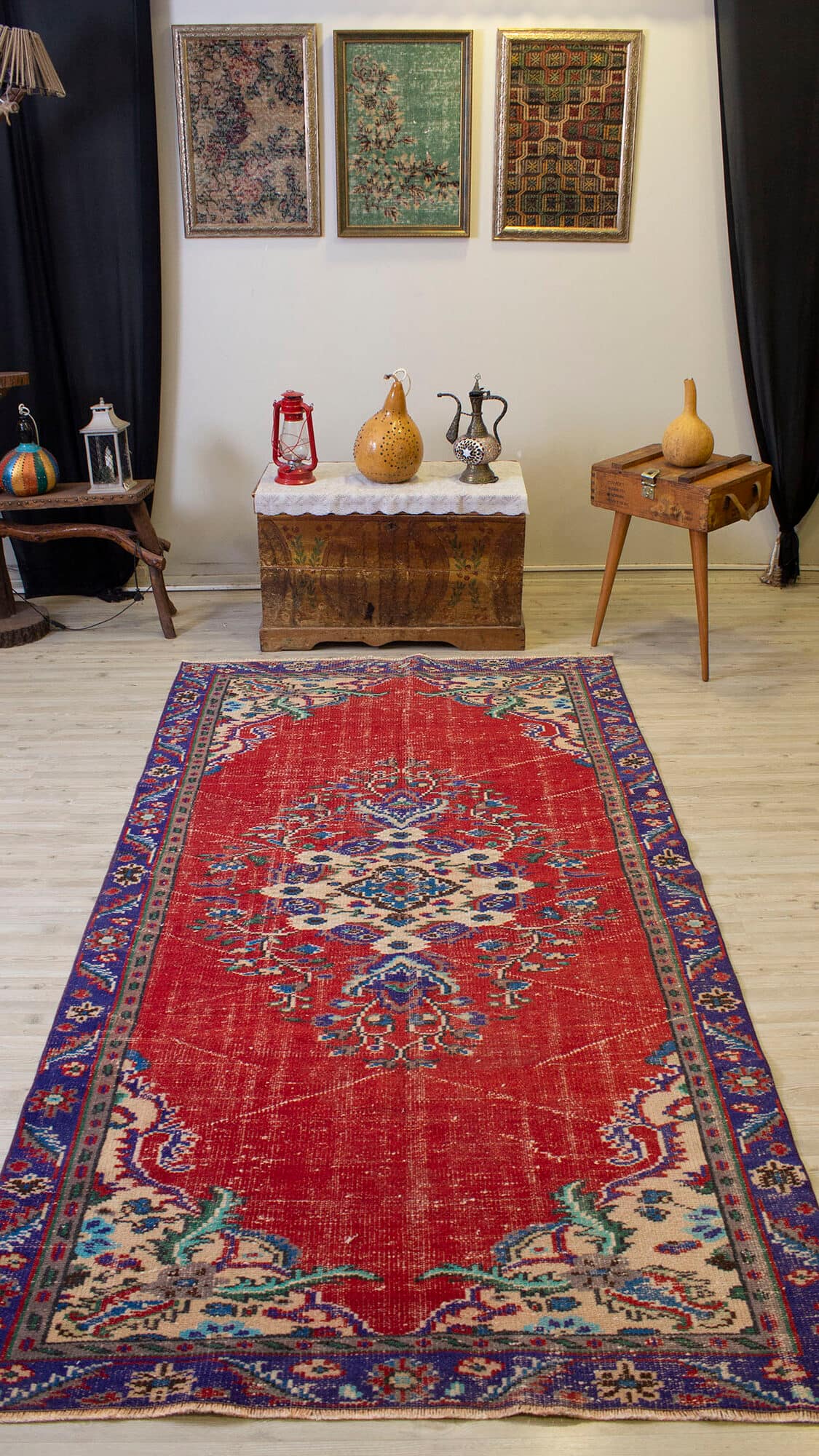 Traditional Vintage Handmade Rug 10,500, vintage rug, Handmade, hand-knotted wool & silk, size 140 × 270 cm, from Manisa